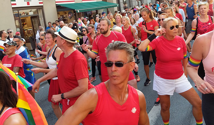 Prideparaden 2019 folk på gatan